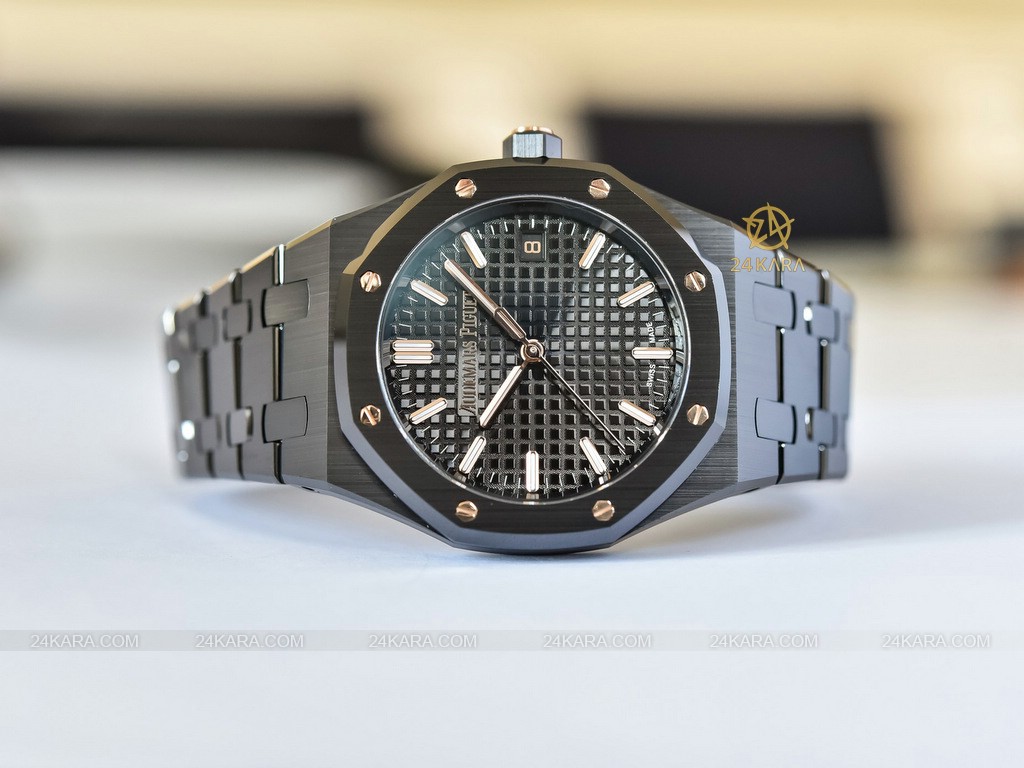 audemars_piguet_royal_oak_34mm_black_ceramic_77350ce.oo.1266ce.01-4