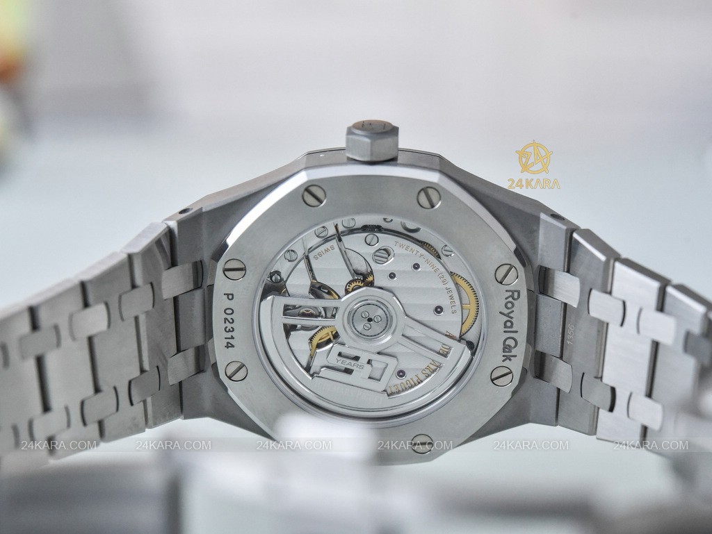 audemars_piguet_royal_oak_selfwinding_37mm_50th_anniversary-12