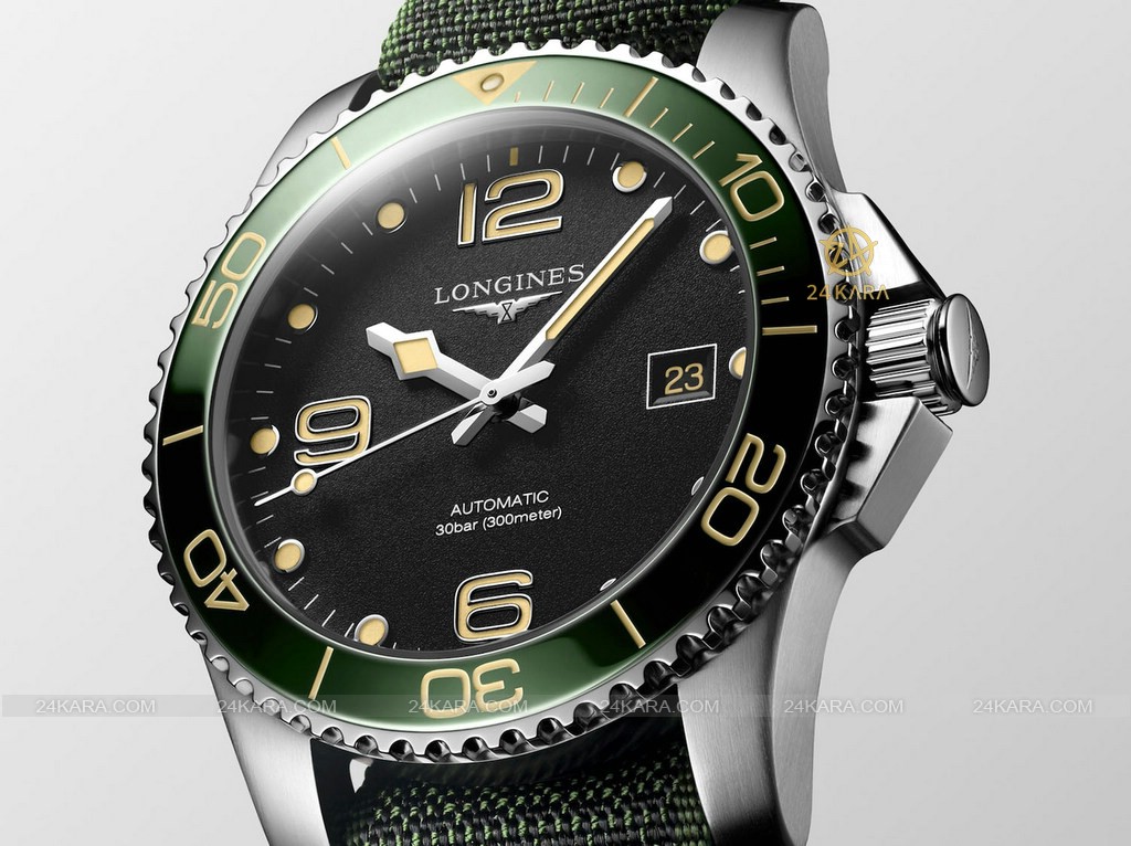 longines-hydroconquest-41mm-automatic-matte-black-dial-green-bezel-adventure-l3.781.4.05.2-l3.781.4.05.6-3