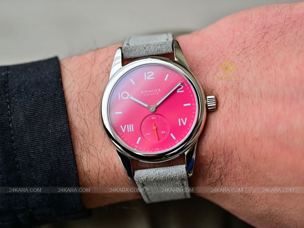 nomos-club-campus-deep-pink-and-blue-purple-hands-on-review-1