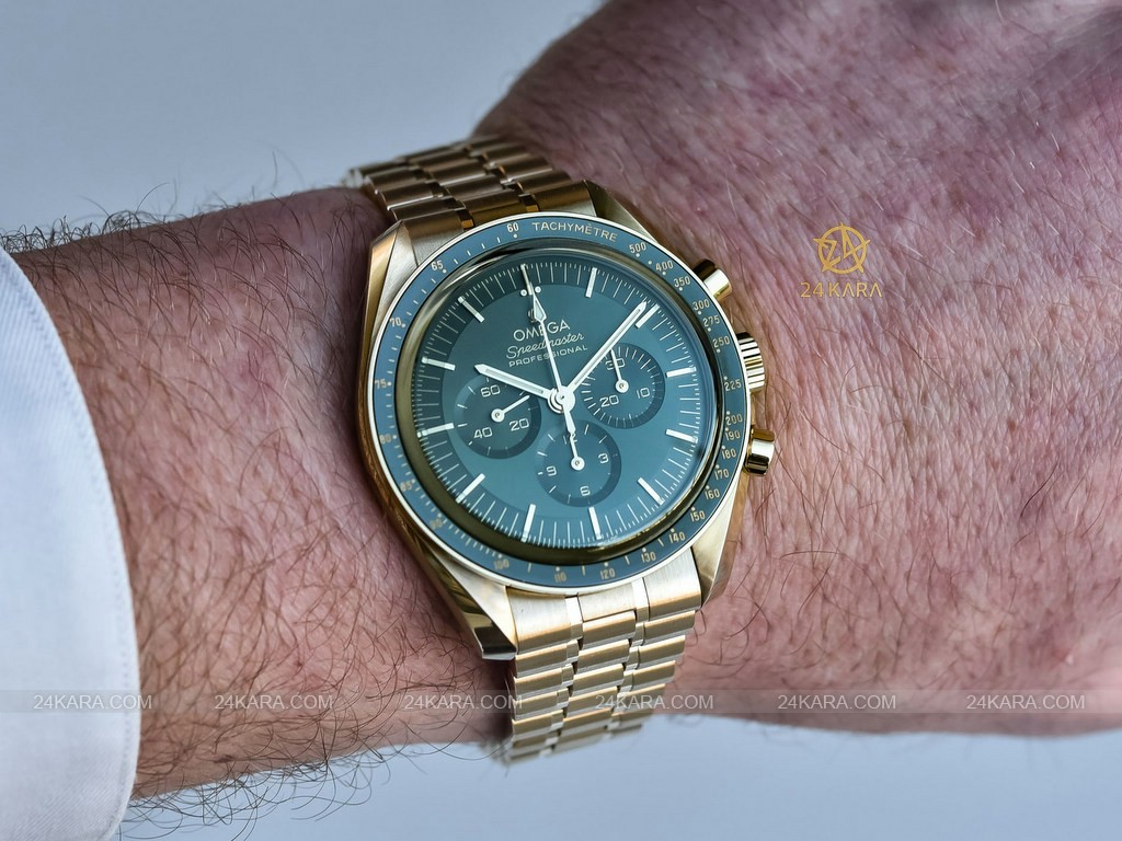 omega-speedmaster-moonwatch-professional-moonshine-gold-calibre-3861-2022-green-dial-310.60.42.50.10.001-3