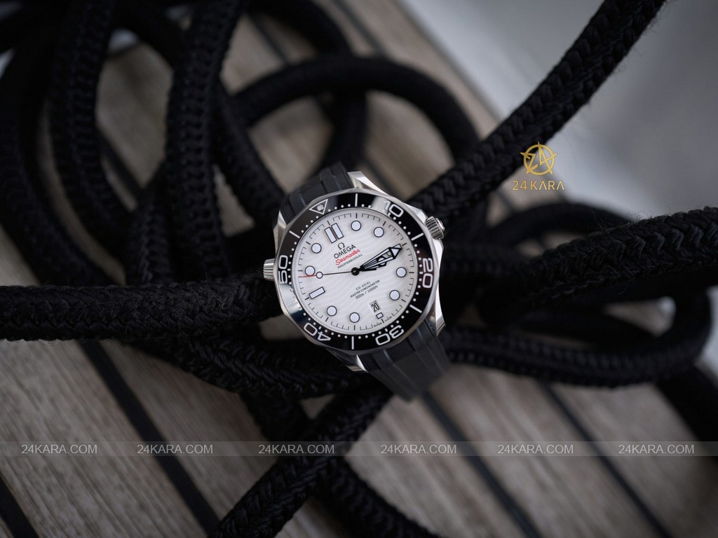 omega_seamaster_diver_300m_co-axial_master_chronometer_210.32.42.20.04.001-1
