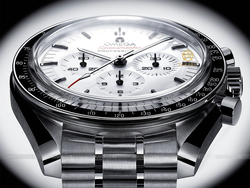 omega_speedmaster_moonwatch_professional_master_chronometer_white_dial-4