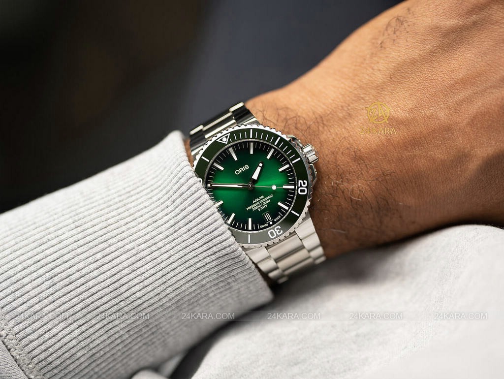 oris-aquis-date-calibre-400-43.5mm-green-dial-bezel-5