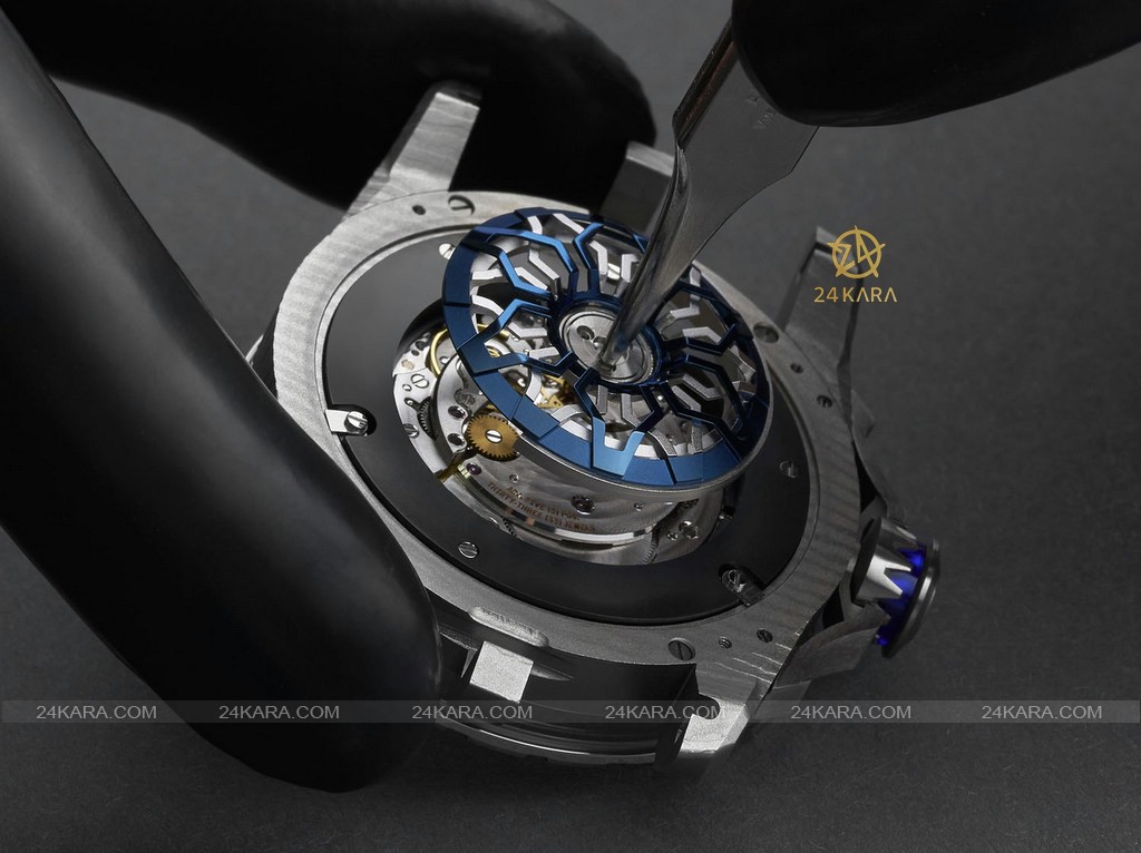 roger-dubuis-knights-of-the-round-table-2023-ice-theme-rddbex1058-10