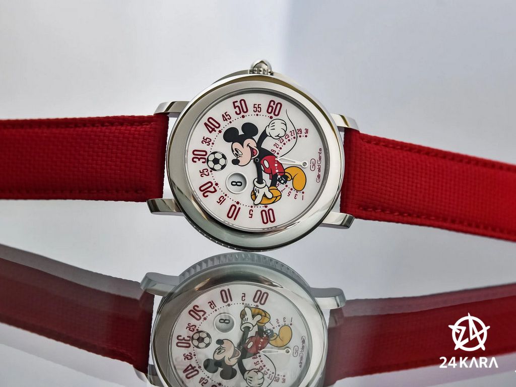 Giới thiệu đồng hồ Gérald Genta Arena Bi-Retrograde 103786 với hình ảnh chú chuột Mickey chơi bóng đá độc đáo!