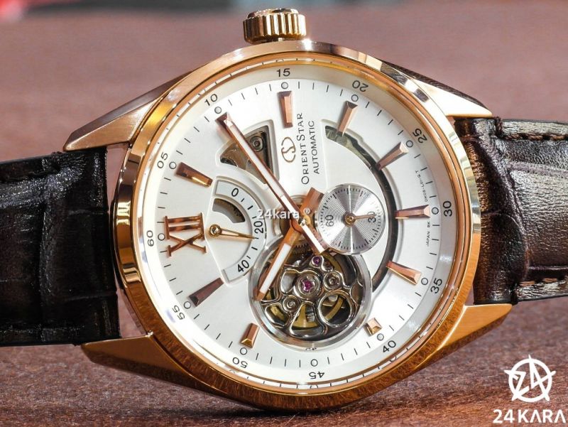 Đồng hồ Orient SDK05003W0 – Nụ cười bí ẩn của tên hề