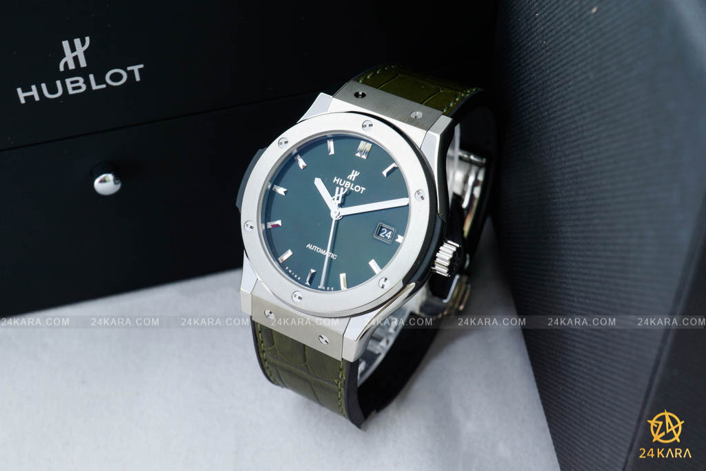 Review đồng hồ Hublot 542.NX.8970.LR Classic Fusion Titanium Green