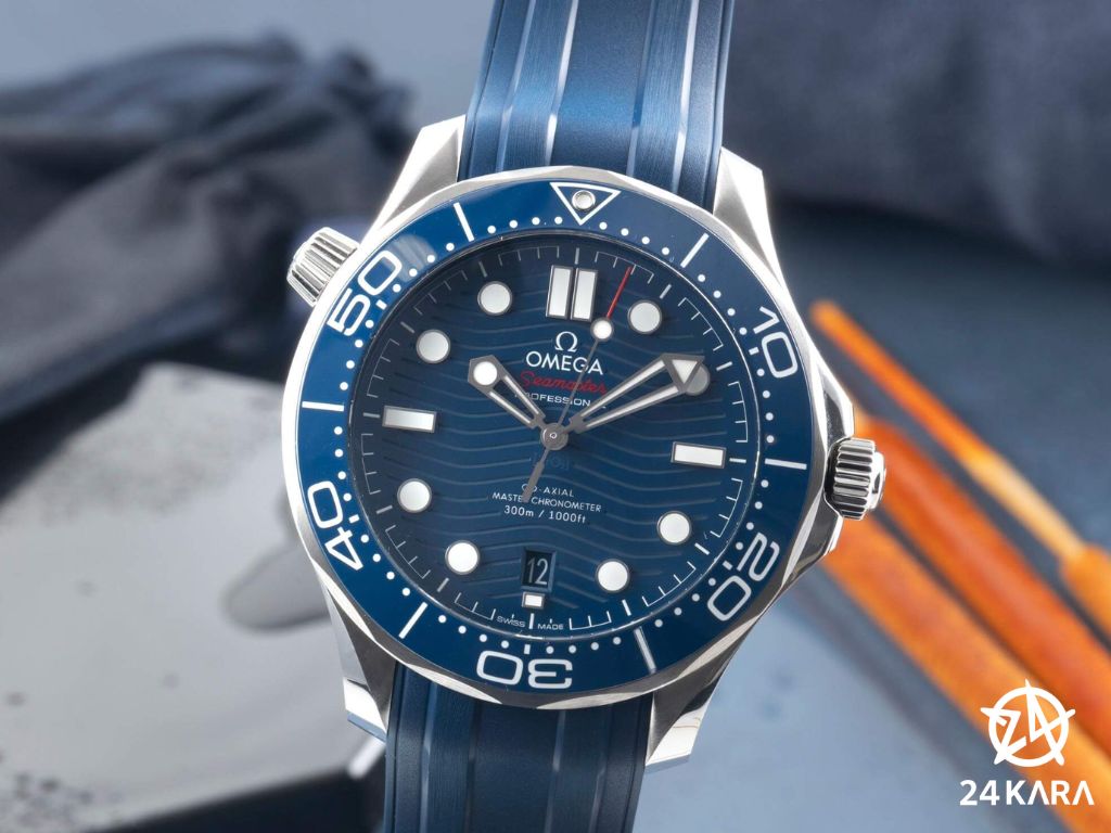 Review chi tiết Omega Seamaster Diver 300M 210.32.42.20.03.001 Mặt Gốm Xanh Dây Cao Su Co-Axial Master Chronometer