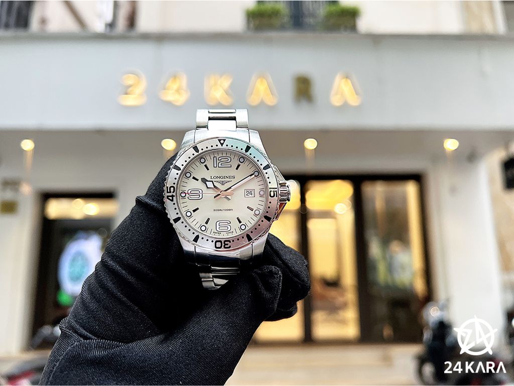 Review chi tiết đồng hồ Longines Hydro Conquest L3.640.4.76.6