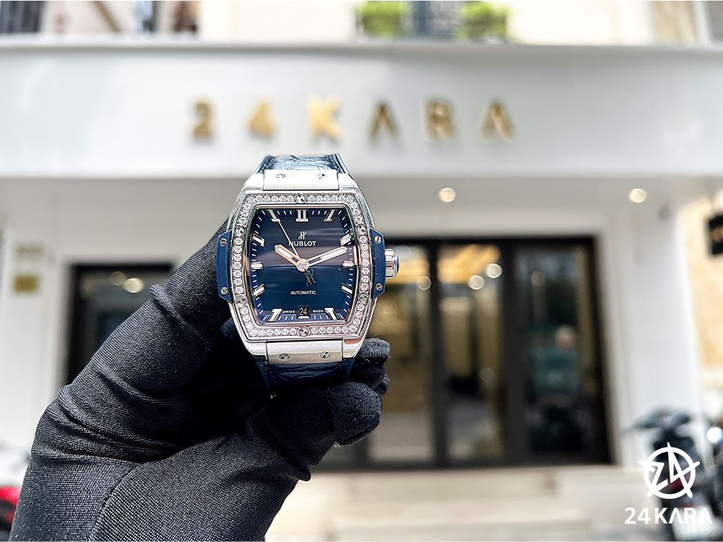 Review chi tiết đồng hồ Hublot Spirit of Big Bang Titanium Blue Diamonds 665.NX.7170.LR.1204 39mm