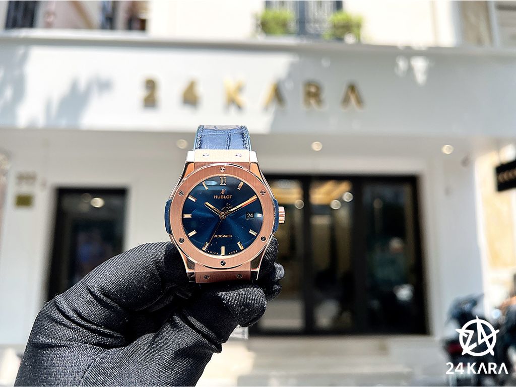 Review chi tiết Hublot Classic Fusion Blue King Gold 42mm 542.OX.7180.LR