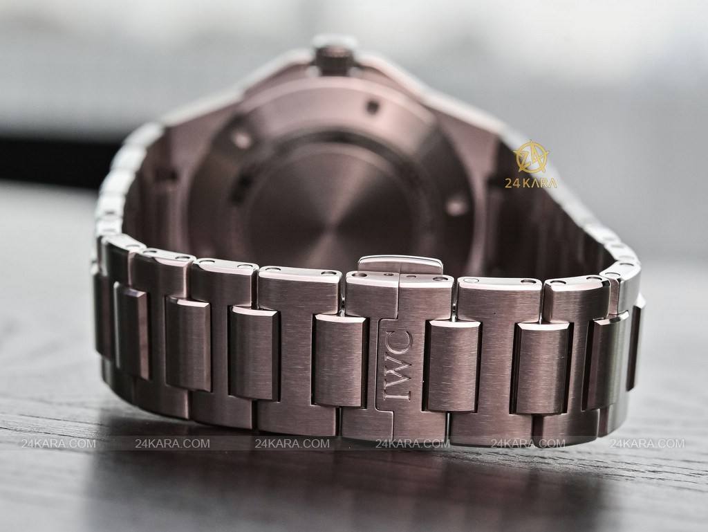 iwc-ingenieur-automatic-40-integrated-bracelet-genta-design-2023-3
